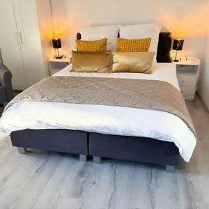 Huebsches In Ehemaliger Gaertnerei Ferienhaus Meerbusch